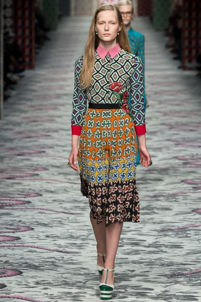 Look 36